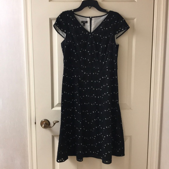 Talbots daisy eyelet dress size 6p - Picture 2 of 4